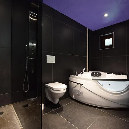Holiday home Luxury With Pool , Cleaning Included *